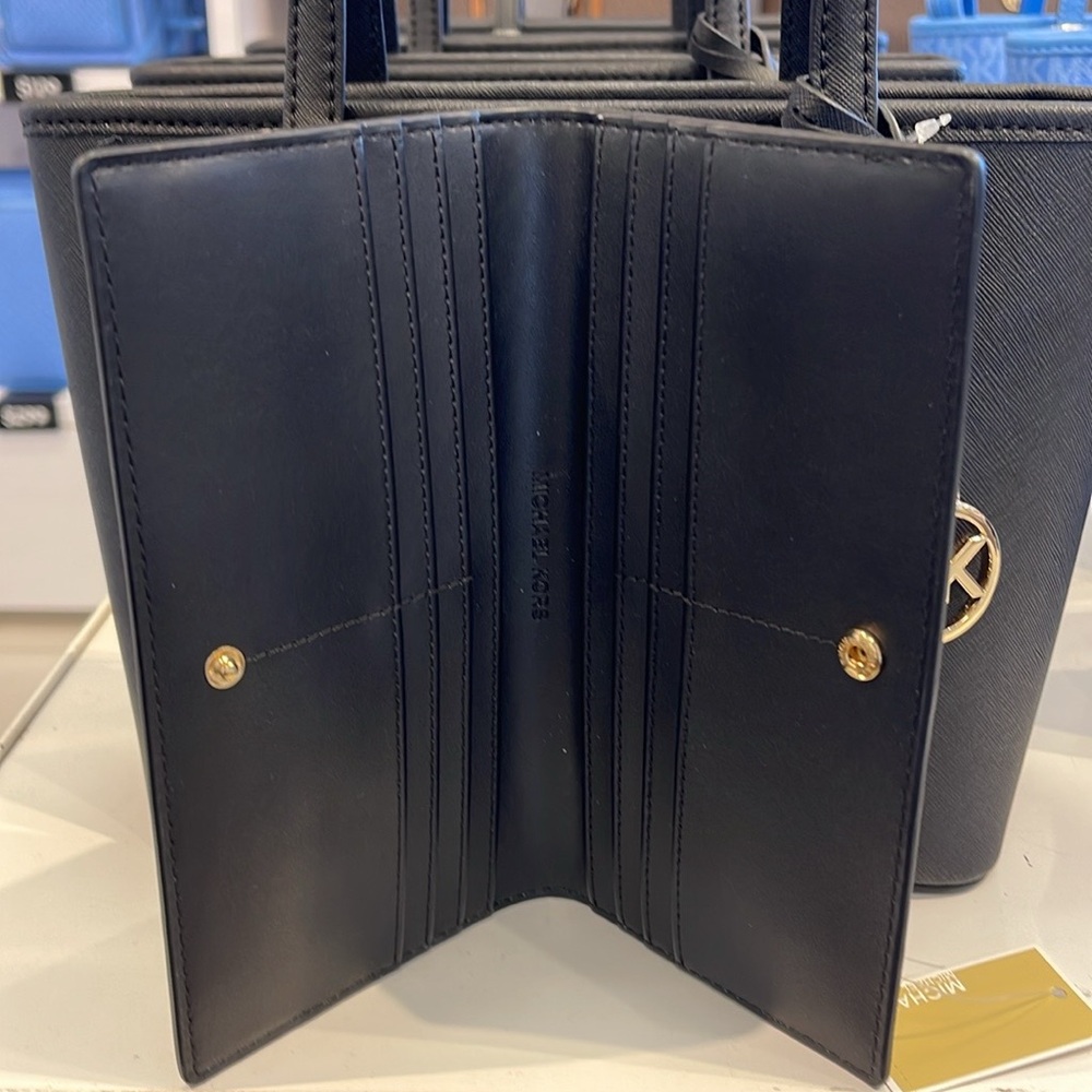 Michael Kors Reed Large Bifold Pebbled Leather Snap Wallet Card Case
Black
NWT - Picture 4 of 16